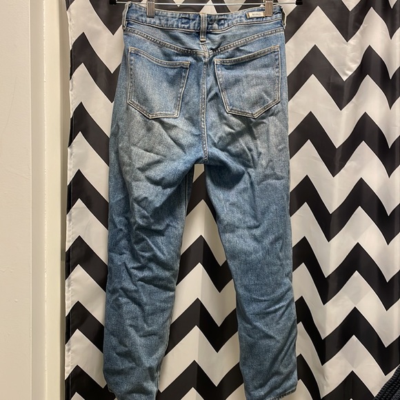 Brandy Melville Distressed Lightwash High Waist Ankle Jeans - Picture 3 of 3